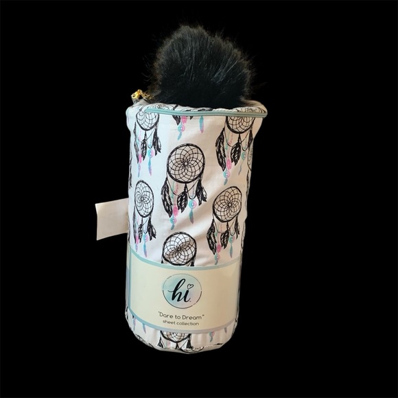 Bohemian Dream Catcher theme. Dare To Dream Full Size Bedding With Pom Pom. - Picture 2 of 11